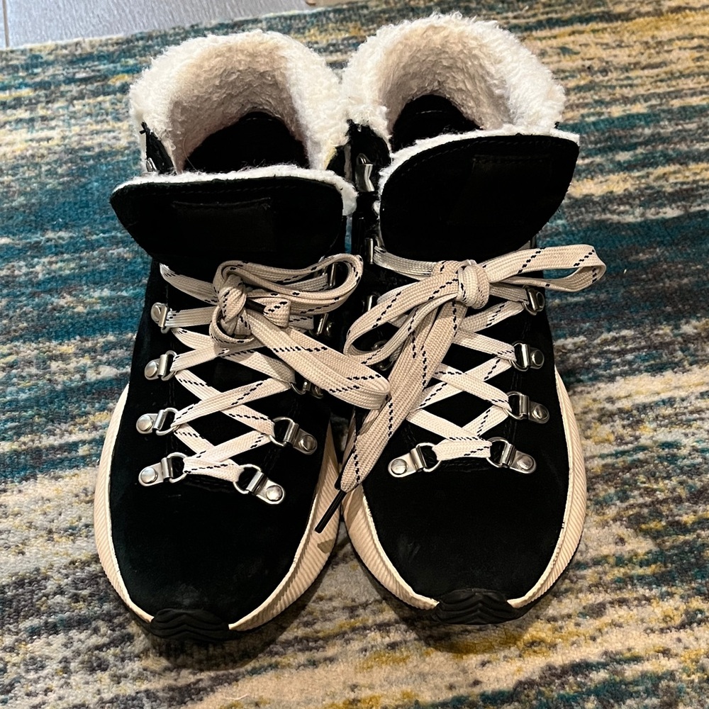 Sorel out and about conquest boot